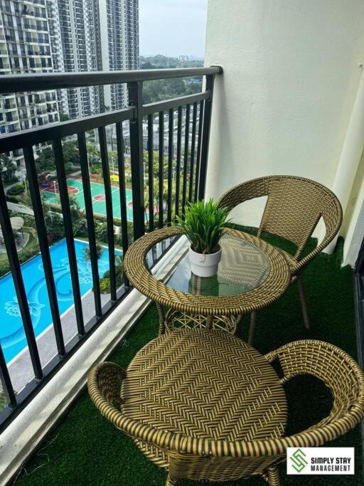 Central Park 2BR plus 1 Stylish 6PAX at Paradigm and Sutera