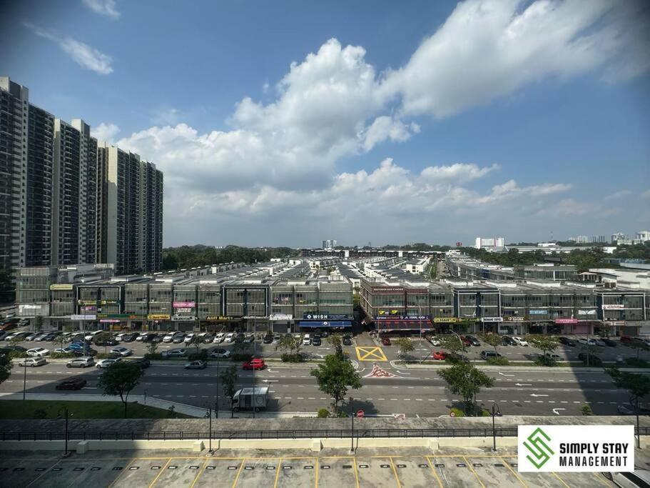 Central Park 2BR plus 1 Stylish 6PAX at Paradigm and Sutera