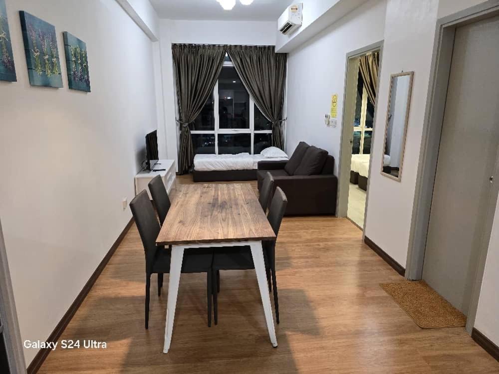 BuddyGuest 11-18 Sutera Avenue photo 5