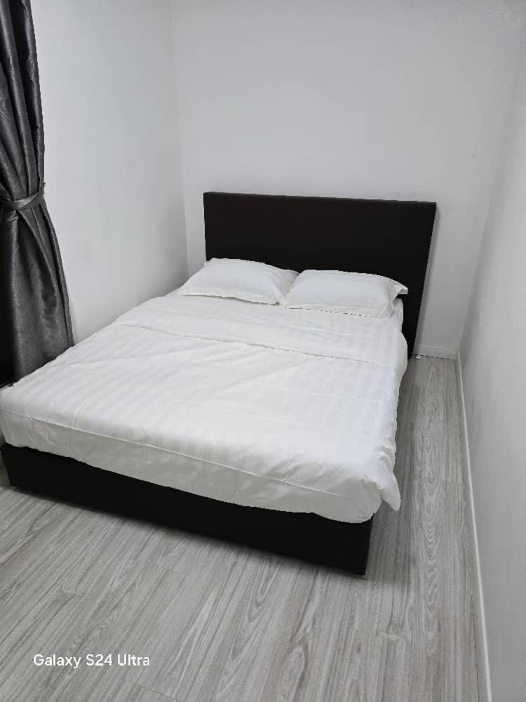 BuddyGuest 11-18 Sutera Avenue photo 8