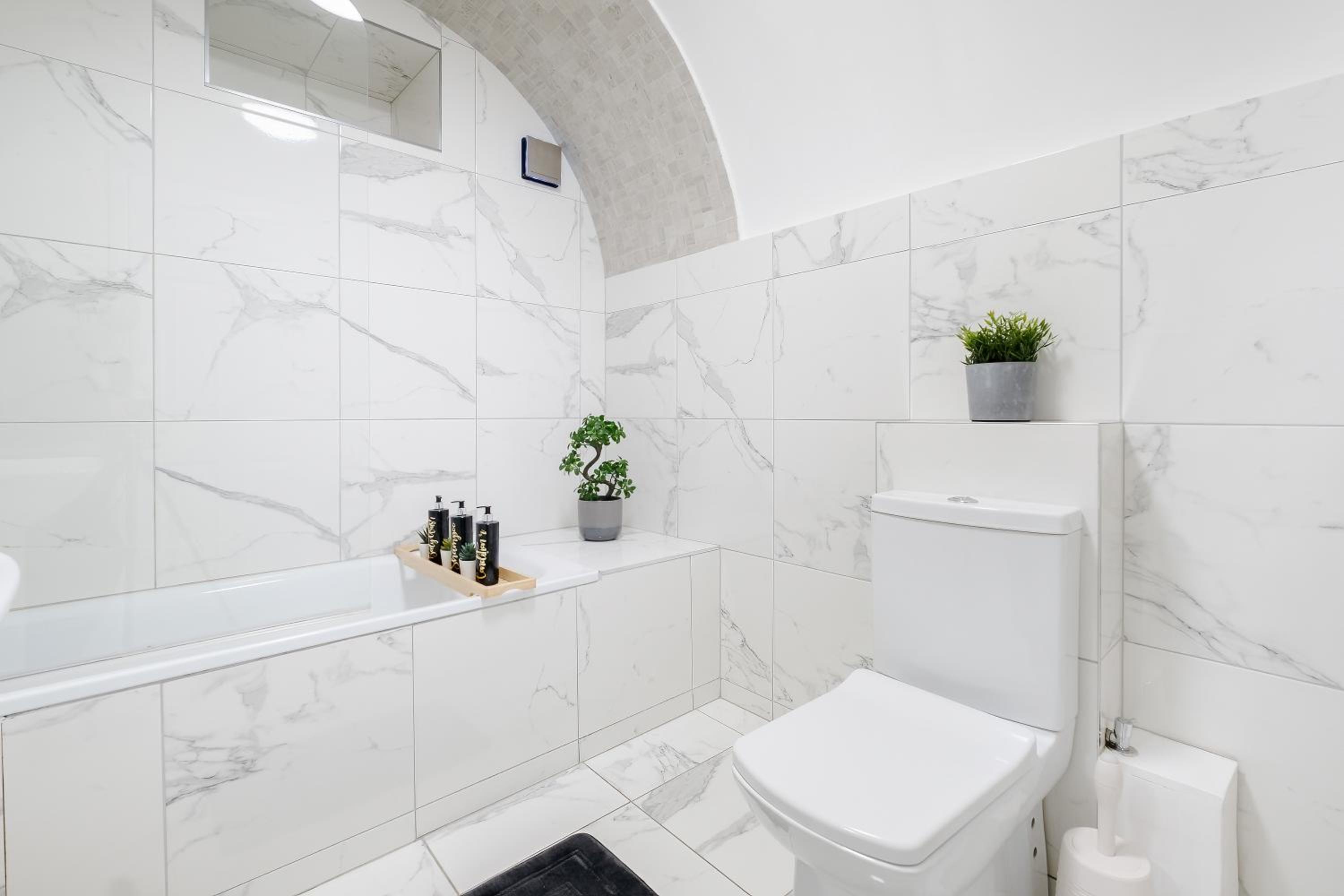 Large One Bedroom Apartment in Marylebone photo 5