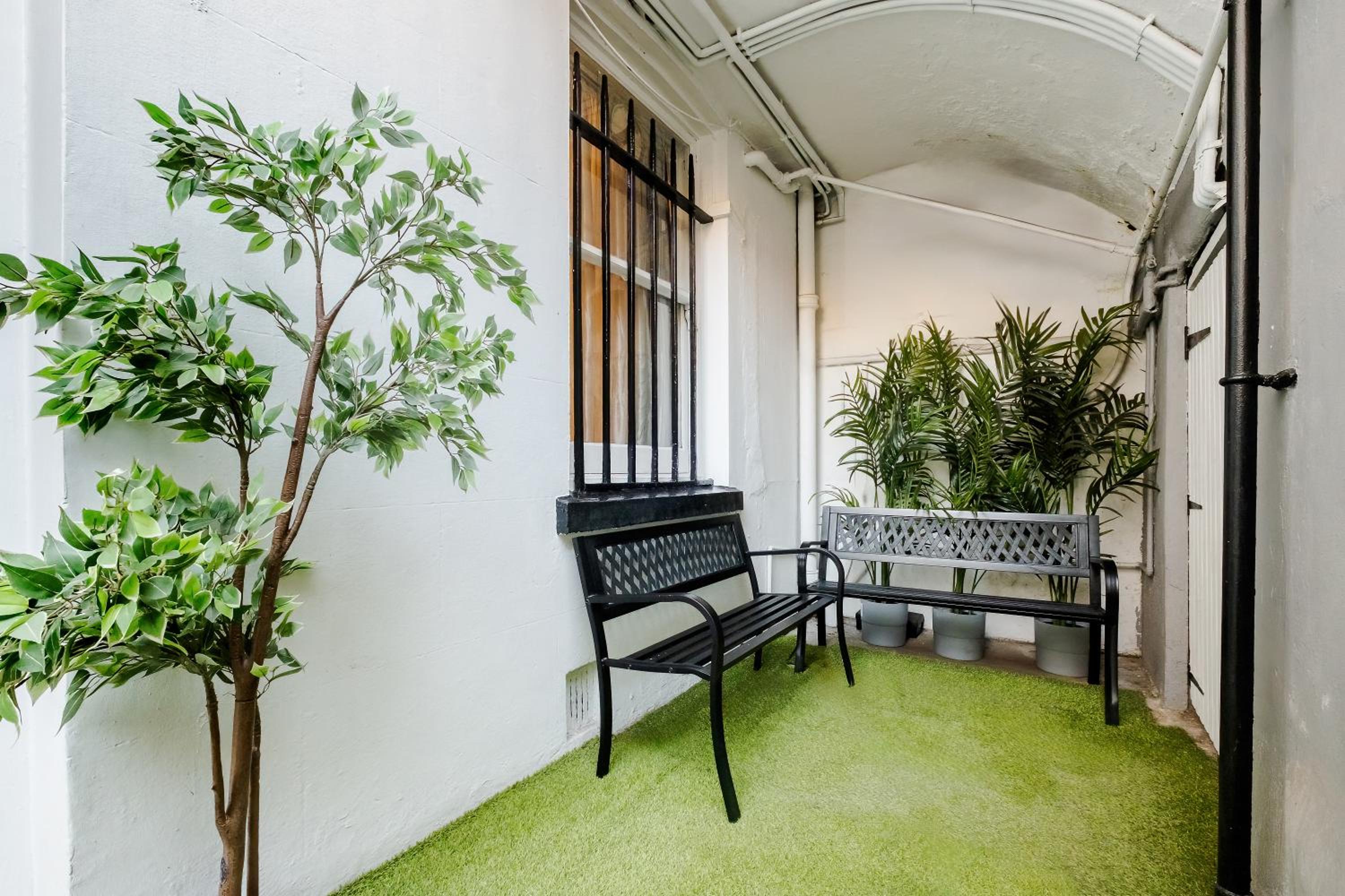 Large One Bedroom Apartment in Marylebone photo 3