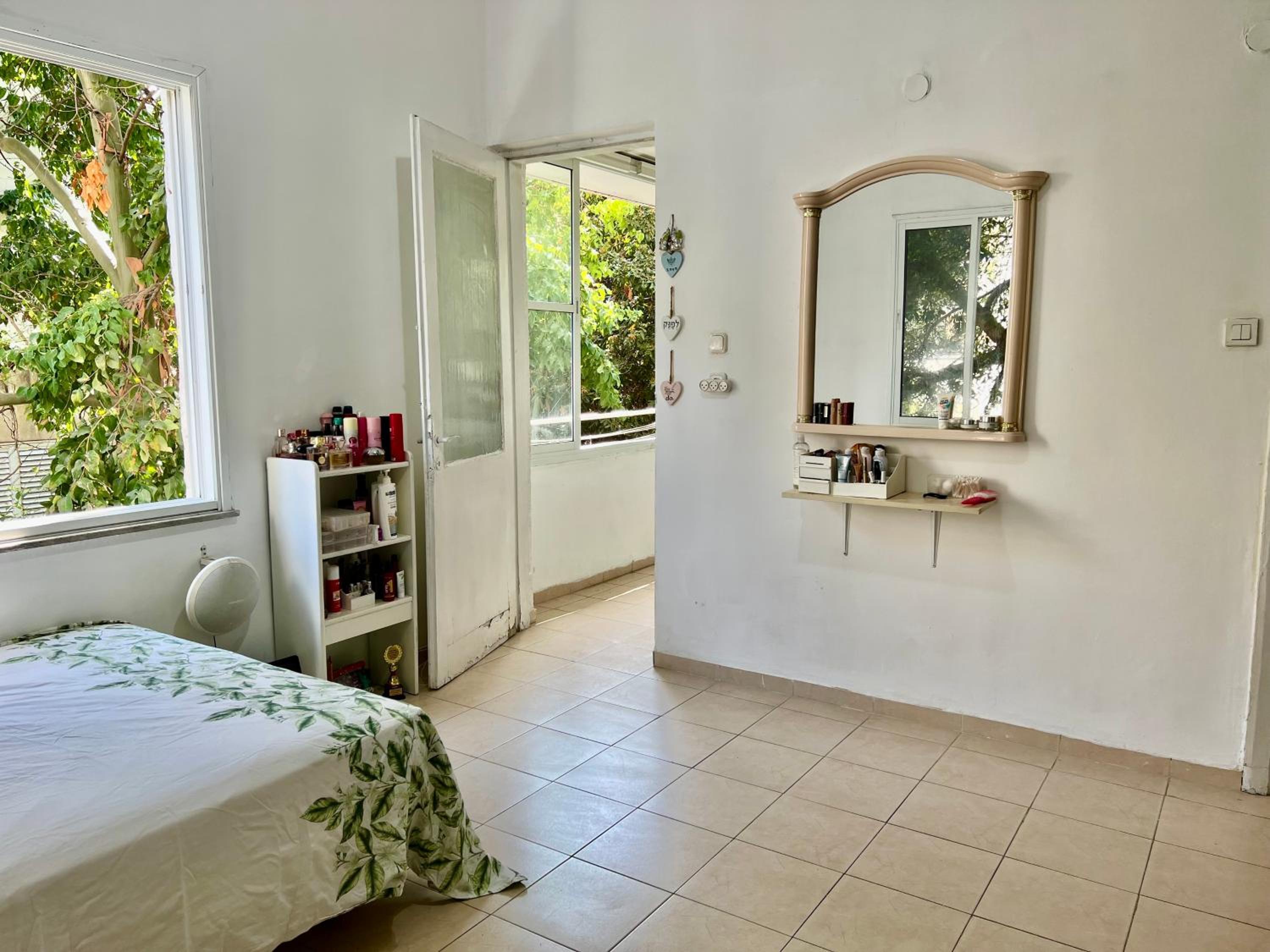 3rooms-very central located view 5