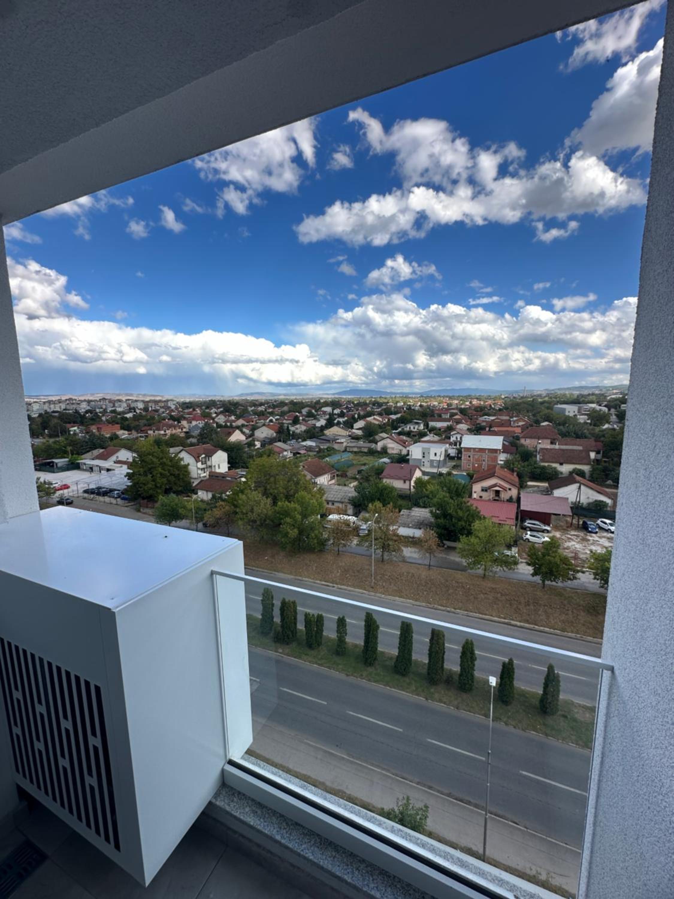 Thomas two bedroom apartment-private parking view 2