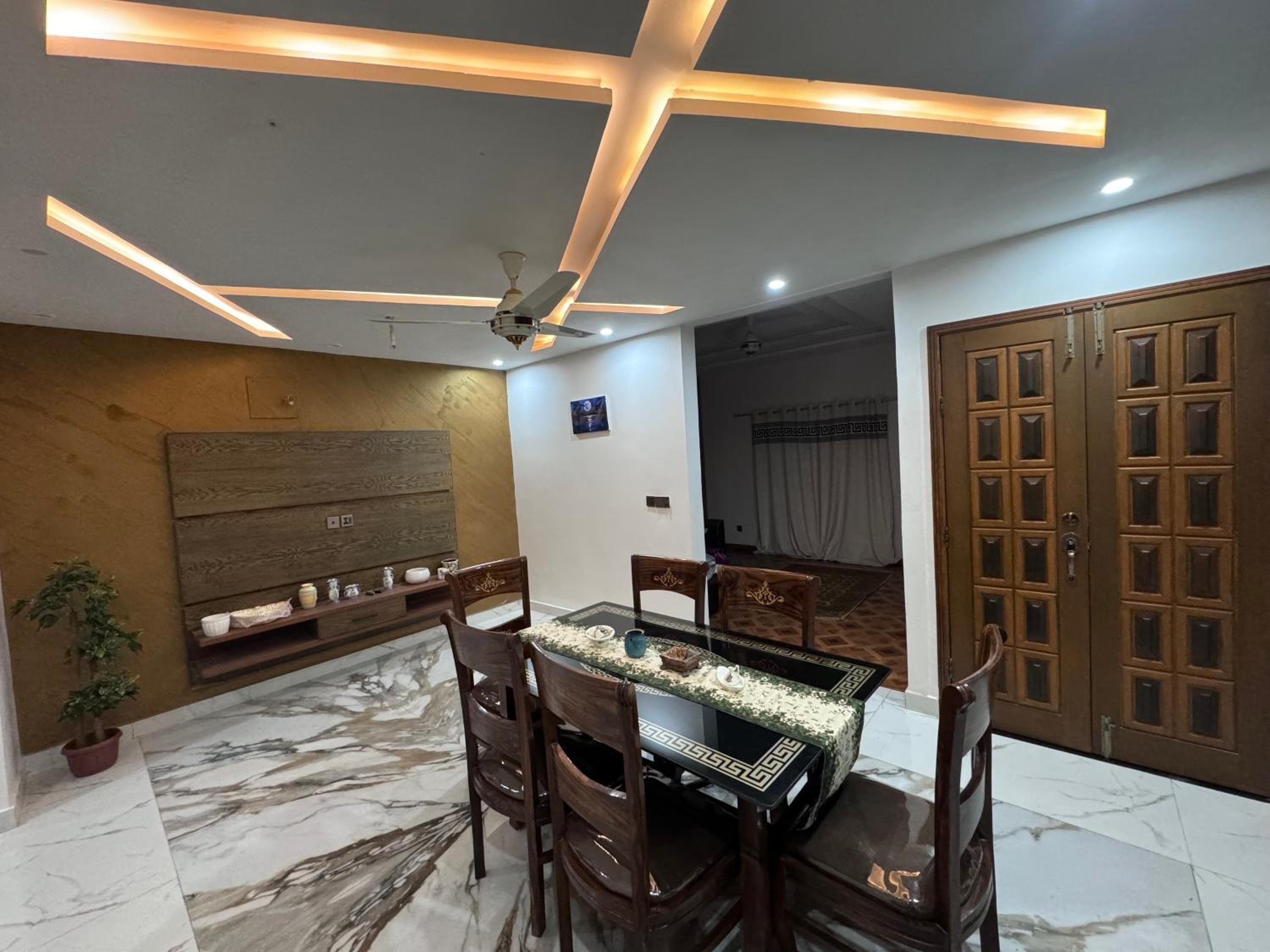 Fully furnished 4bed villa Bahria Town Karachi