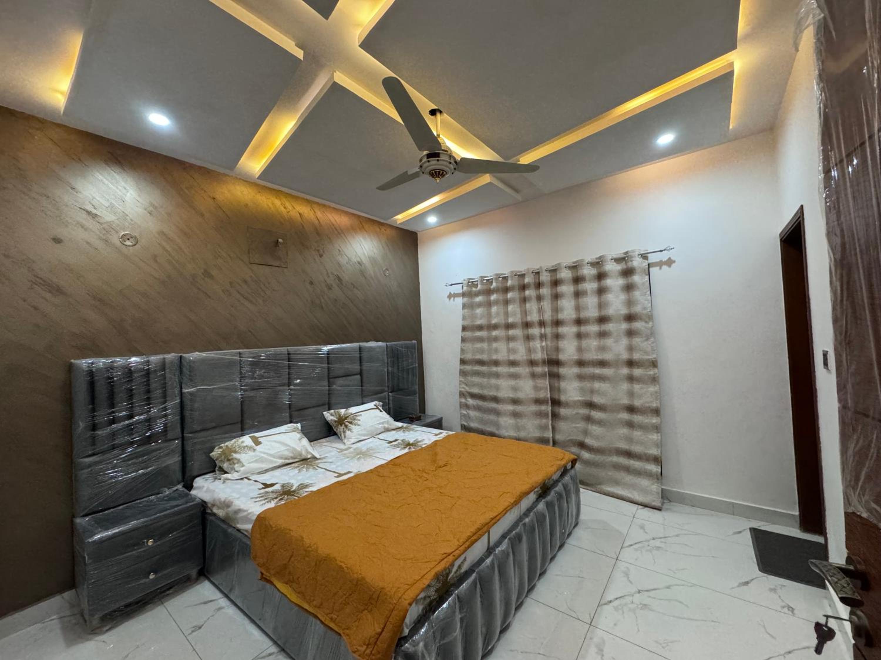 Fully furnished 4bed villa Bahria Town Karachi