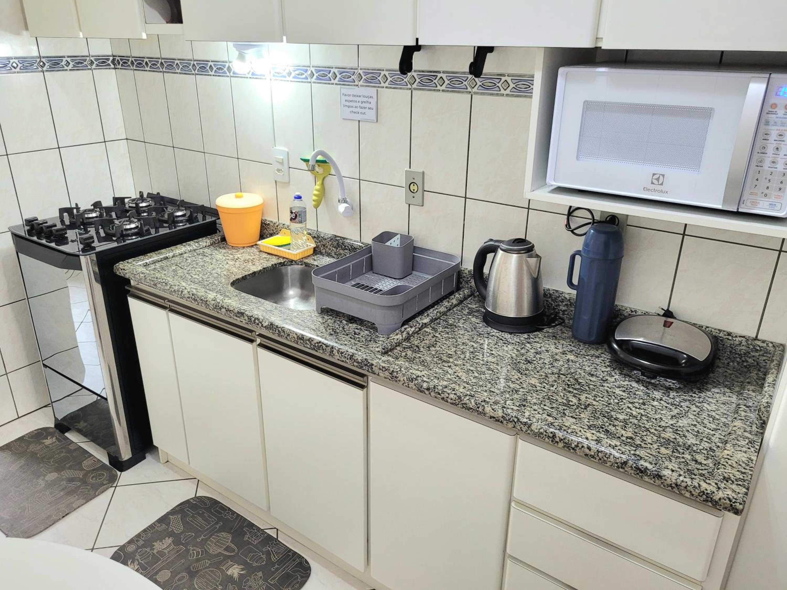 Apartamento 200 metros da praia 03 quartos com ar condicionado - Meia Praia - Itapema