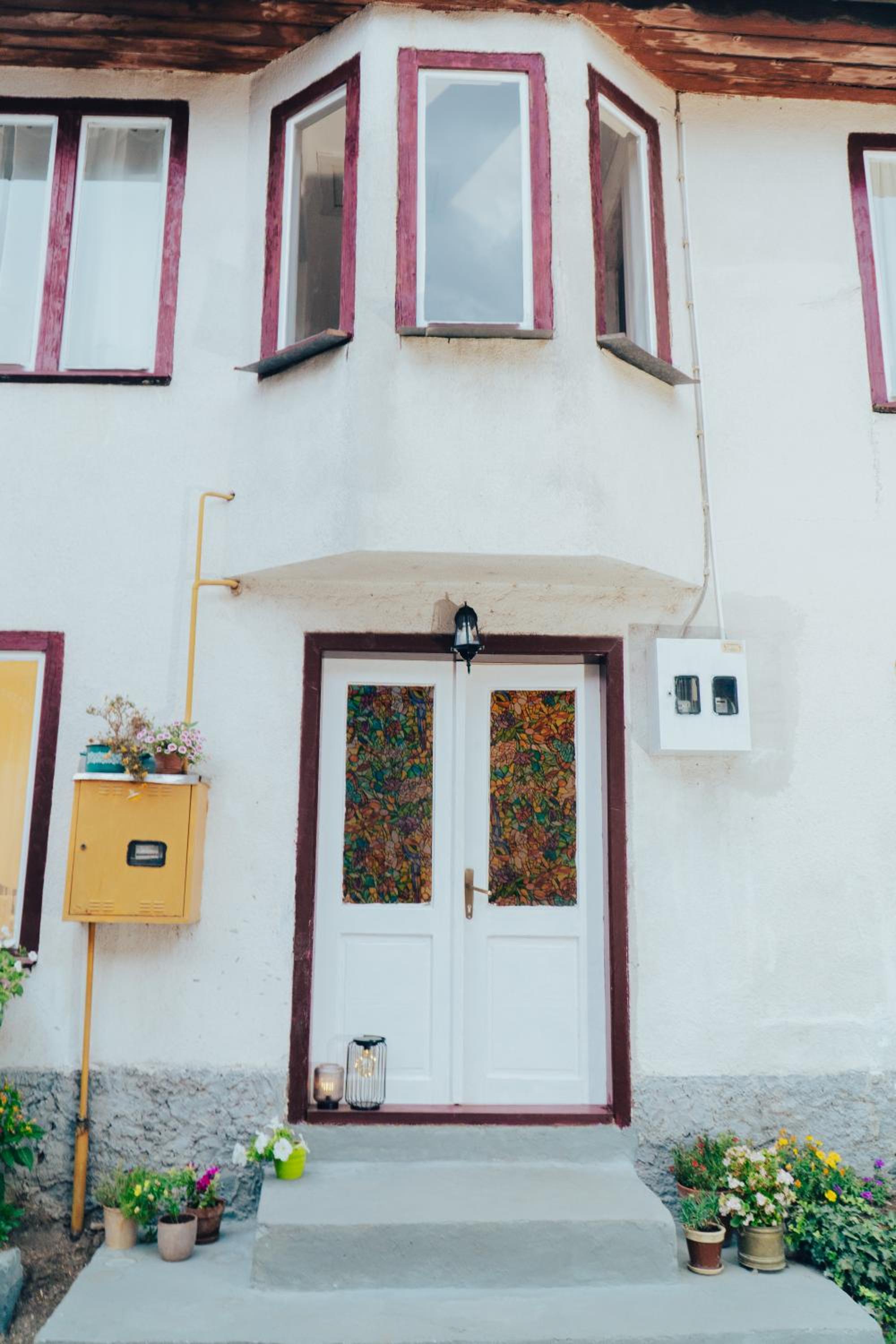 House Ashik