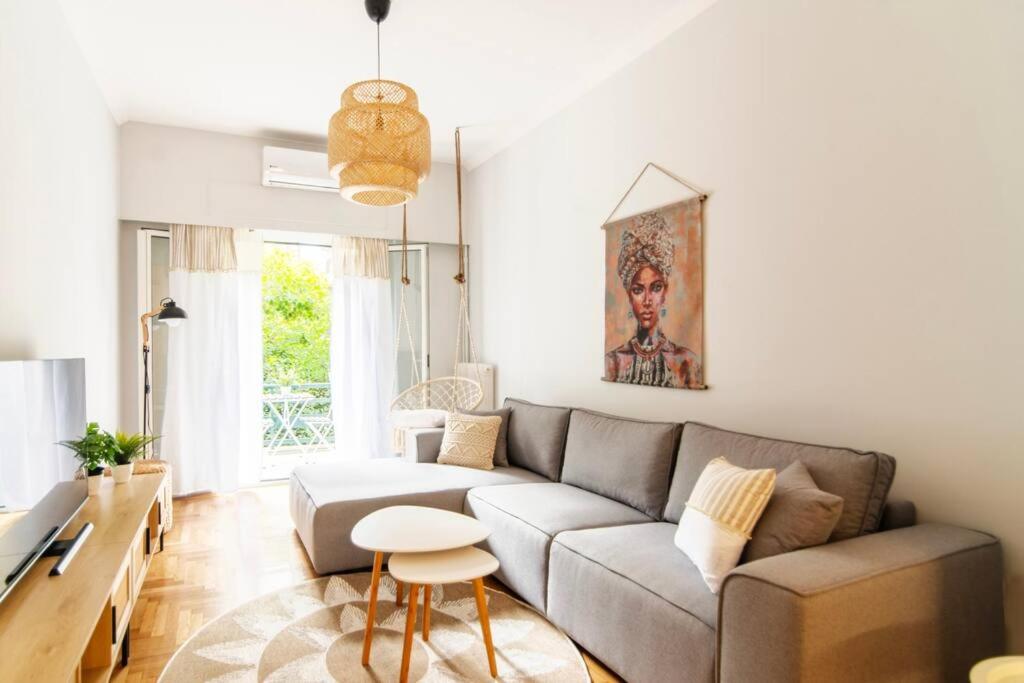 Ella's Cozy escape with balcony!