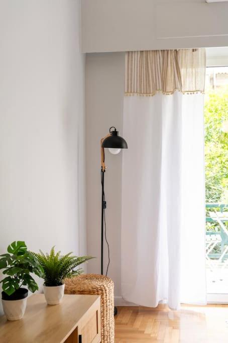 Ella's Cozy escape with balcony!