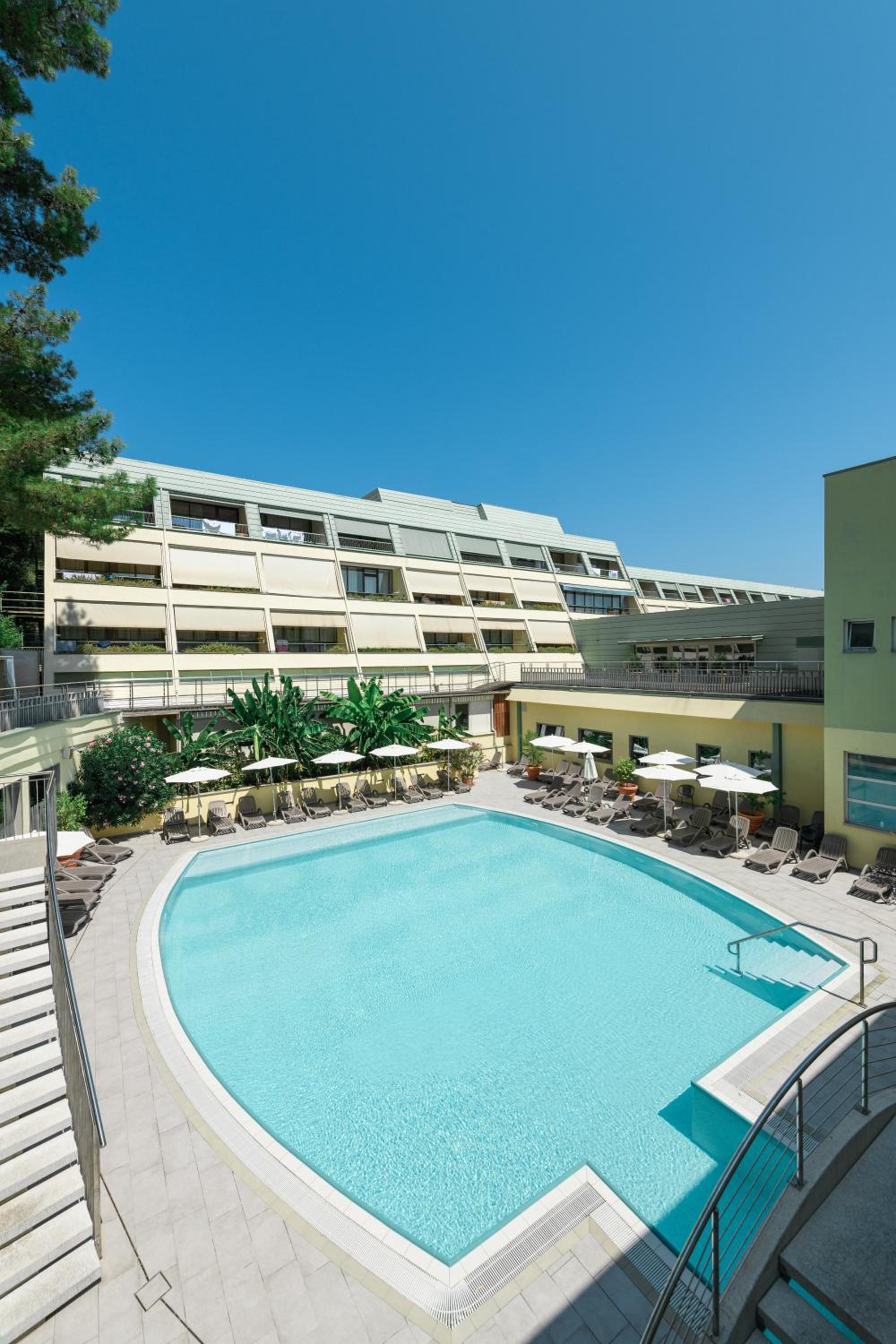 Pool & Wellness