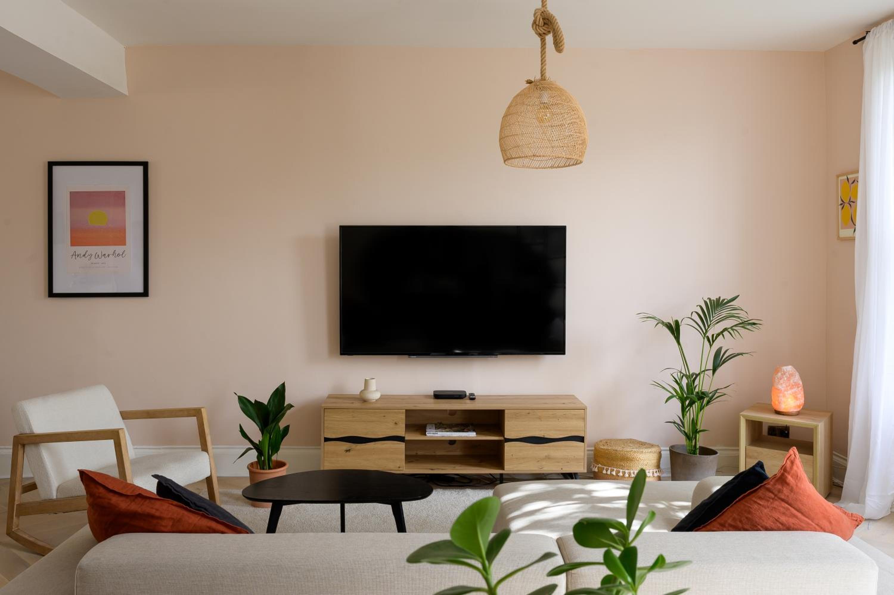 Entire Home - Classic Chelsea Town House Maisonette