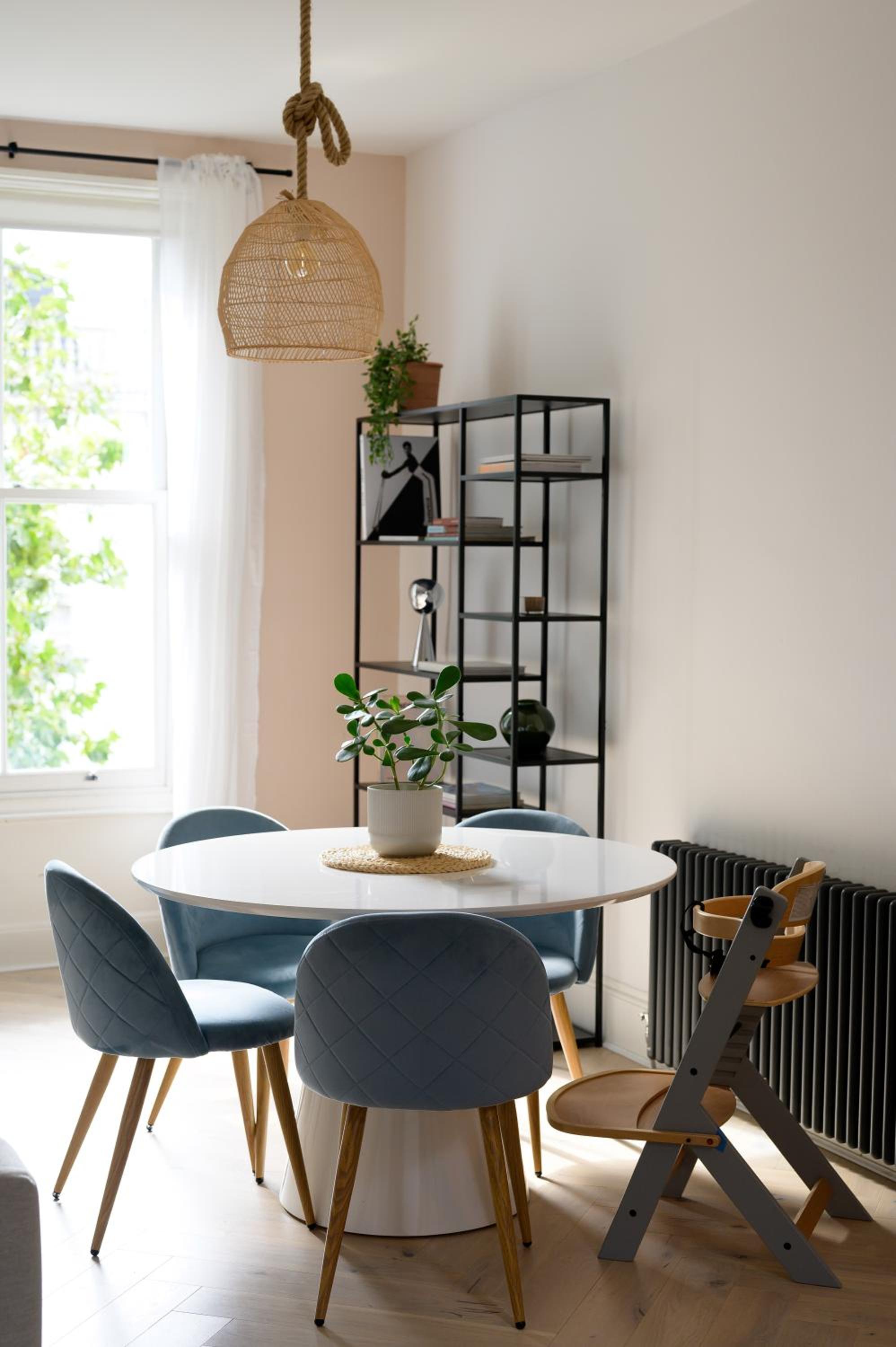 Entire Home - Classic Chelsea Town House Maisonette