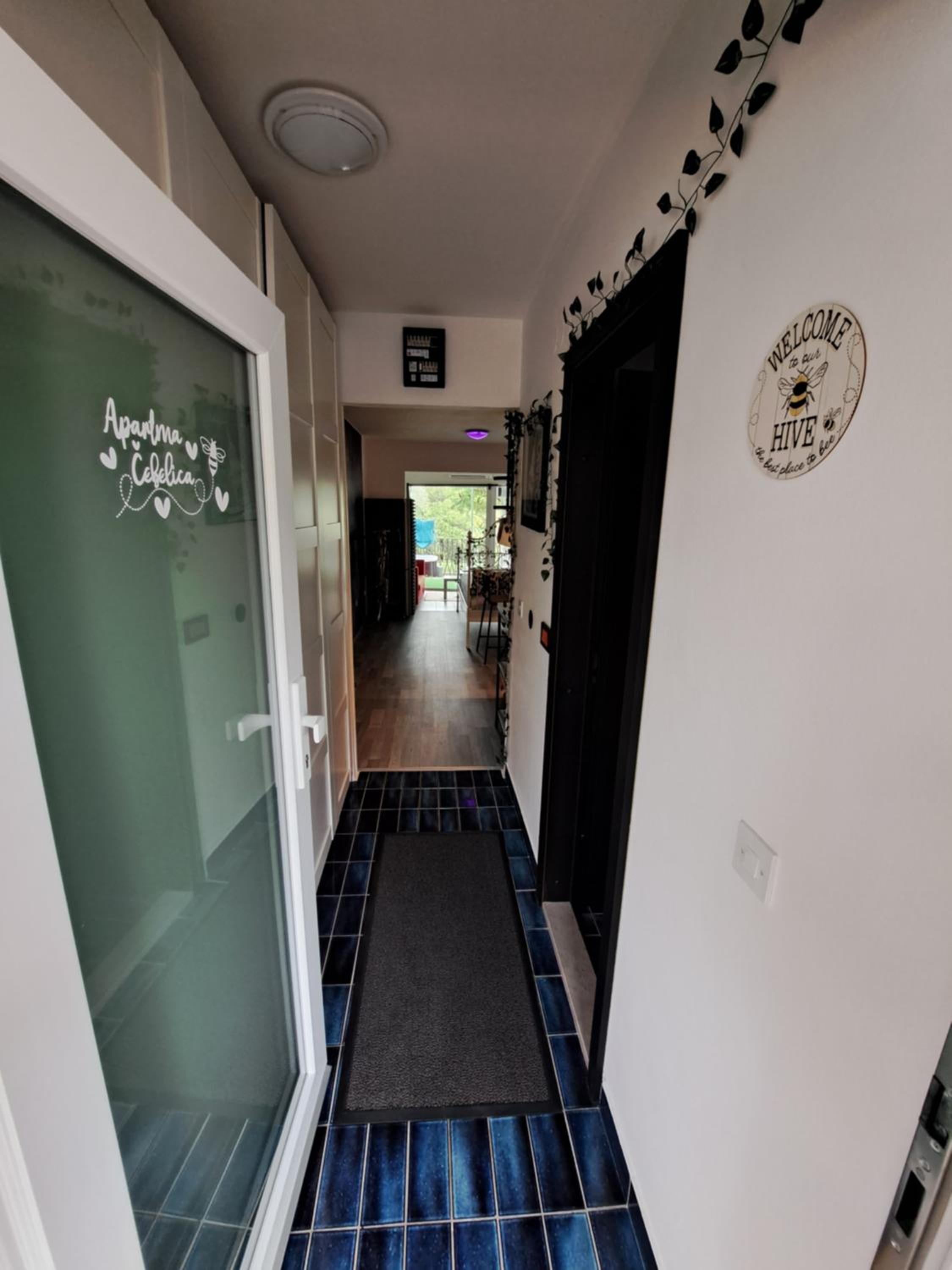 Apartma Čebelica