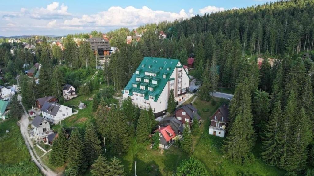 Cozy lux mountain apartment view 4