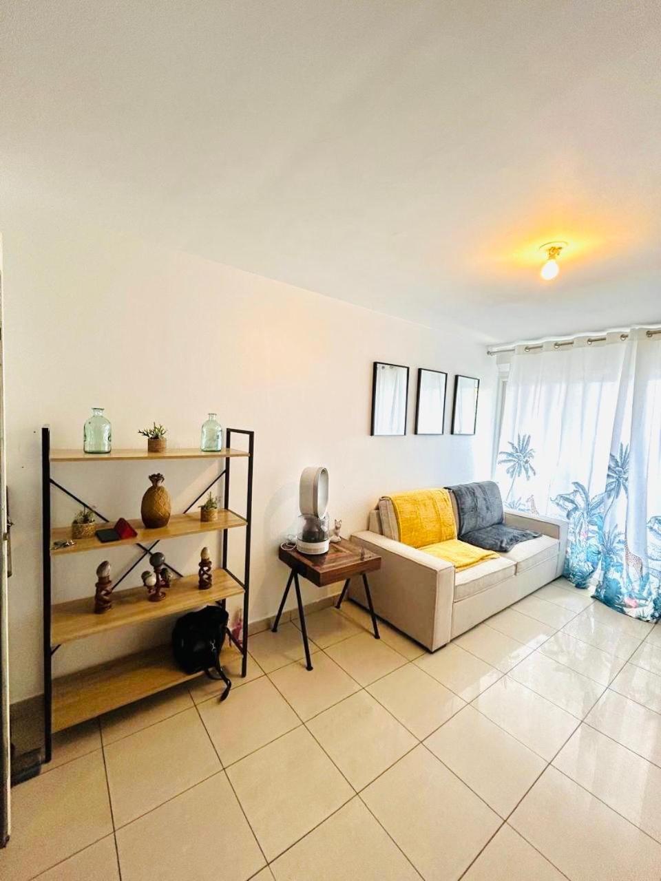 Appartement T3 au Moufia, Saint-Denis view 3