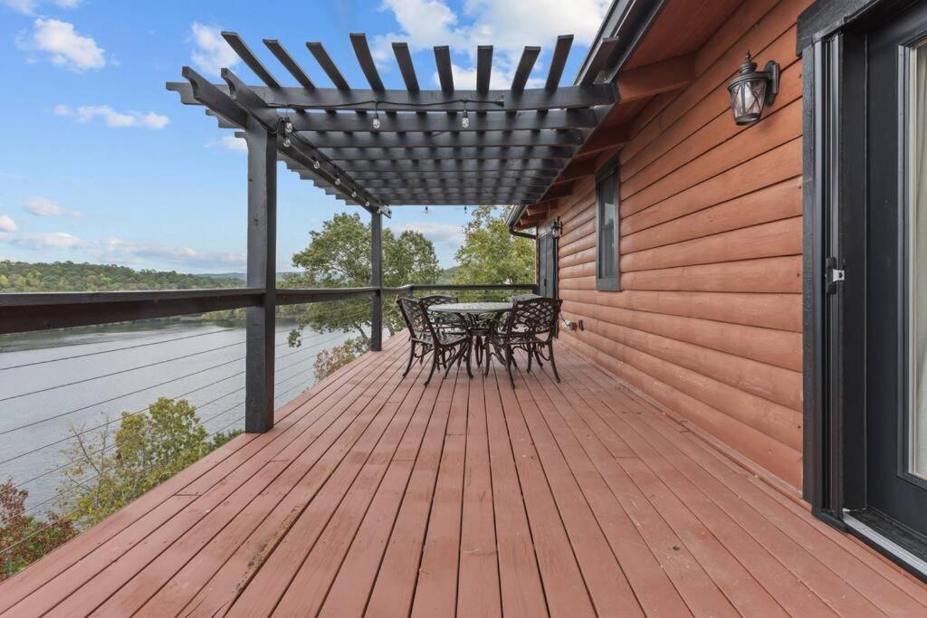 Medinah Sunset Cabin