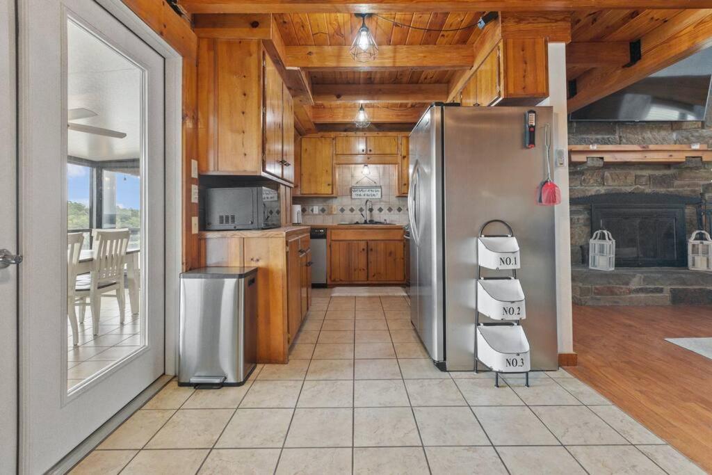 Medinah Sunset Cabin
