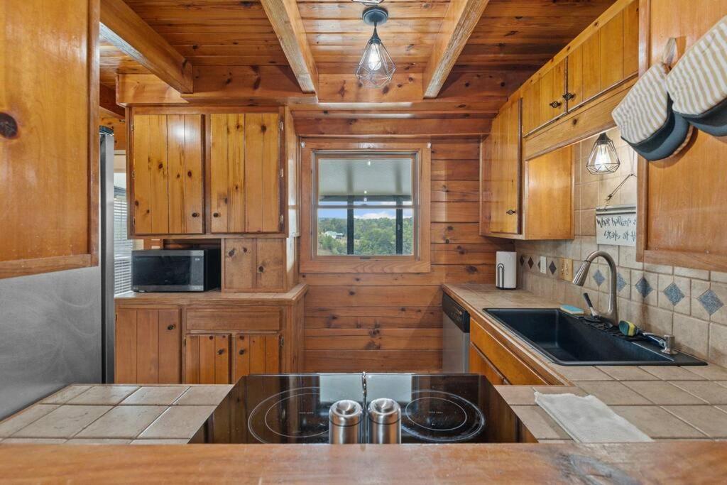 Medinah Sunset Cabin