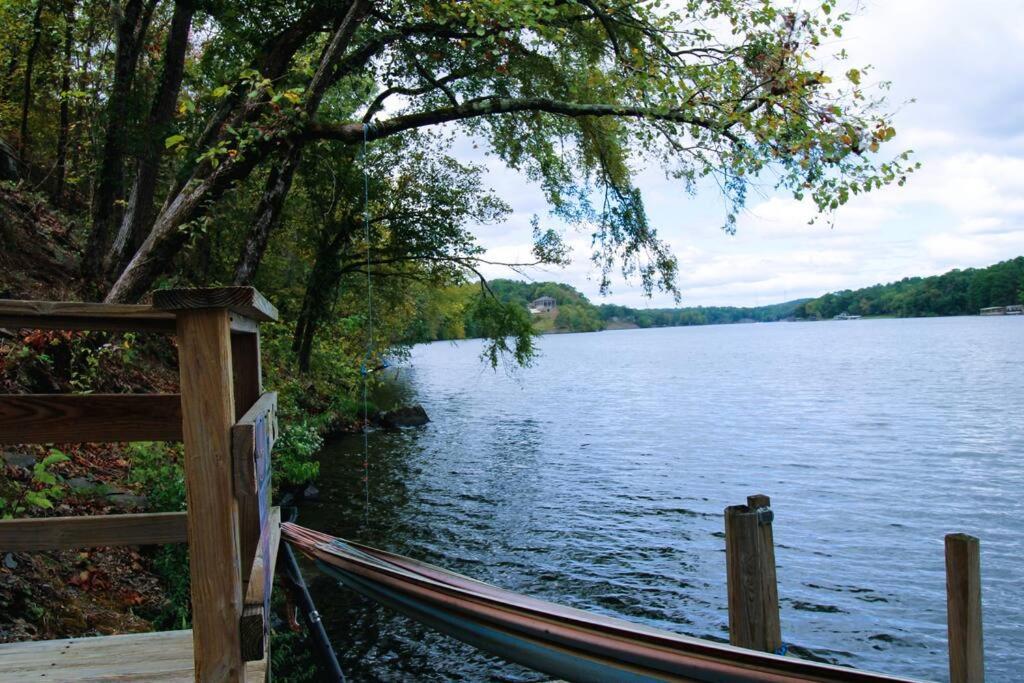 Medinah Sunset Cabin