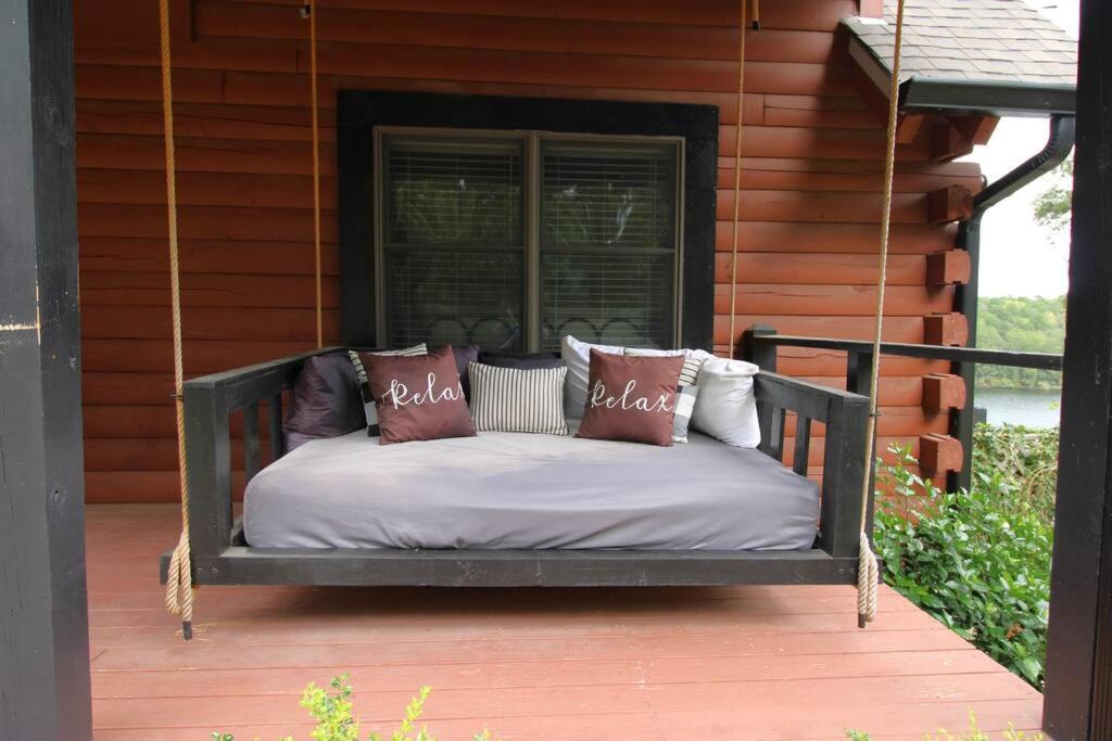 Medinah Sunset Cabin