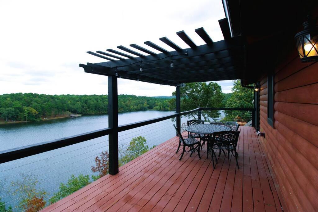 Medinah Sunset Cabin