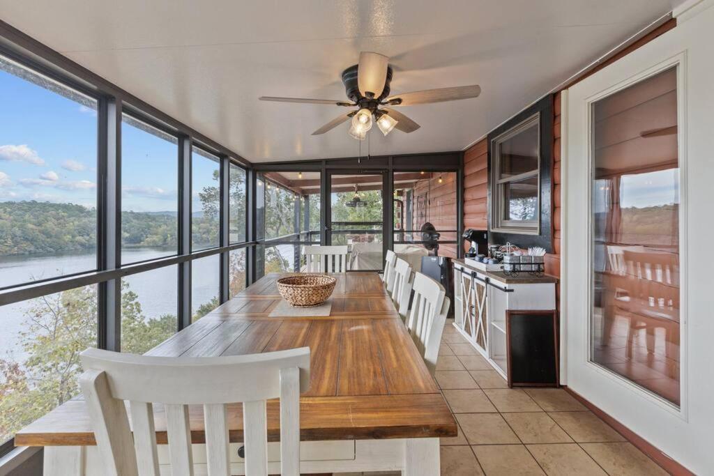 Medinah Sunset Cabin