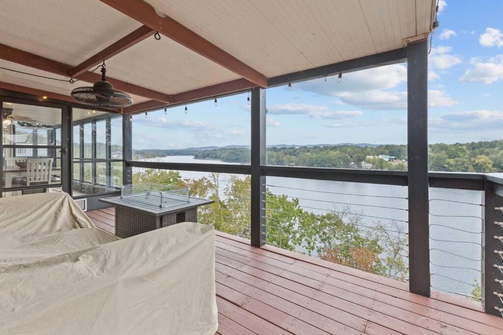 Medinah Sunset Cabin