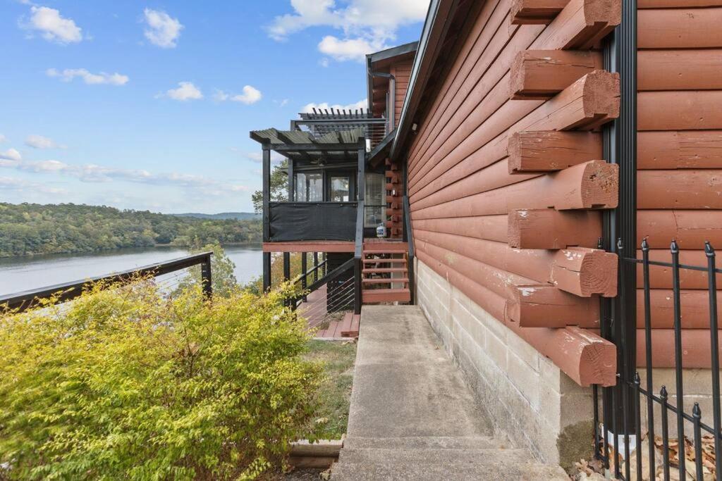Medinah Sunset Cabin