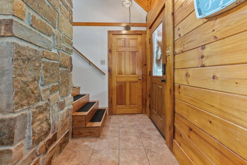 Medinah Sunset Cabin
