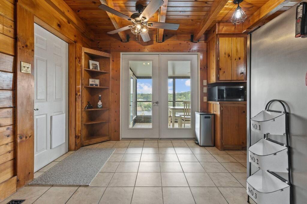 Medinah Sunset Cabin