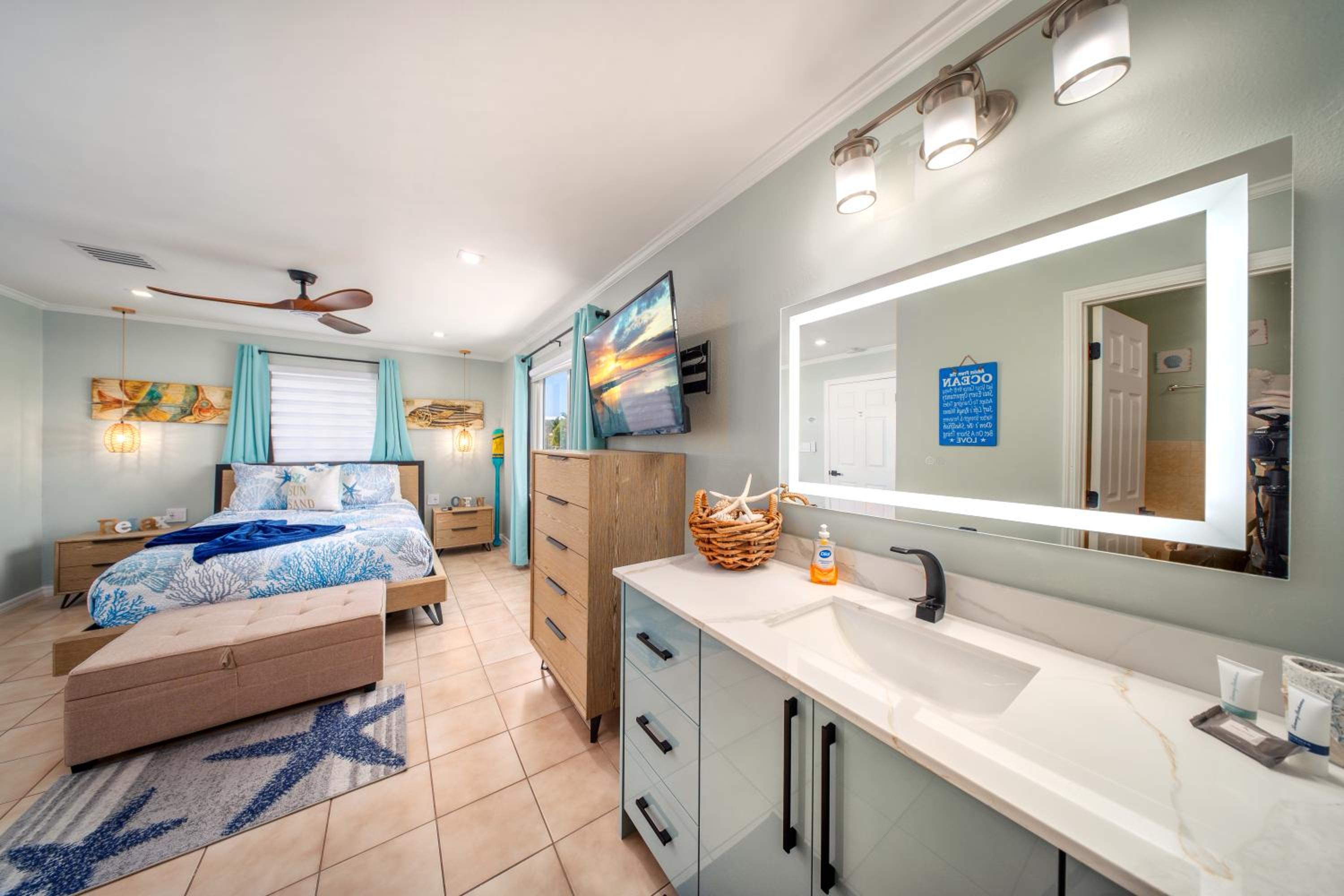 Casa Blue Pelican. view 5