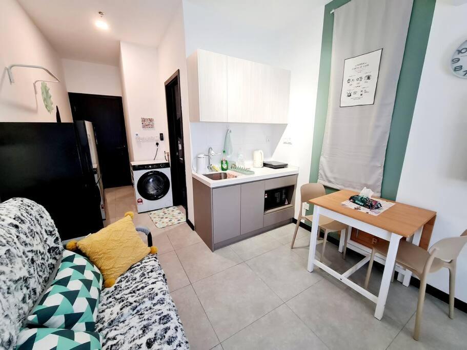 Neu Suites Near Gleneagles 10 minutes to KLCC