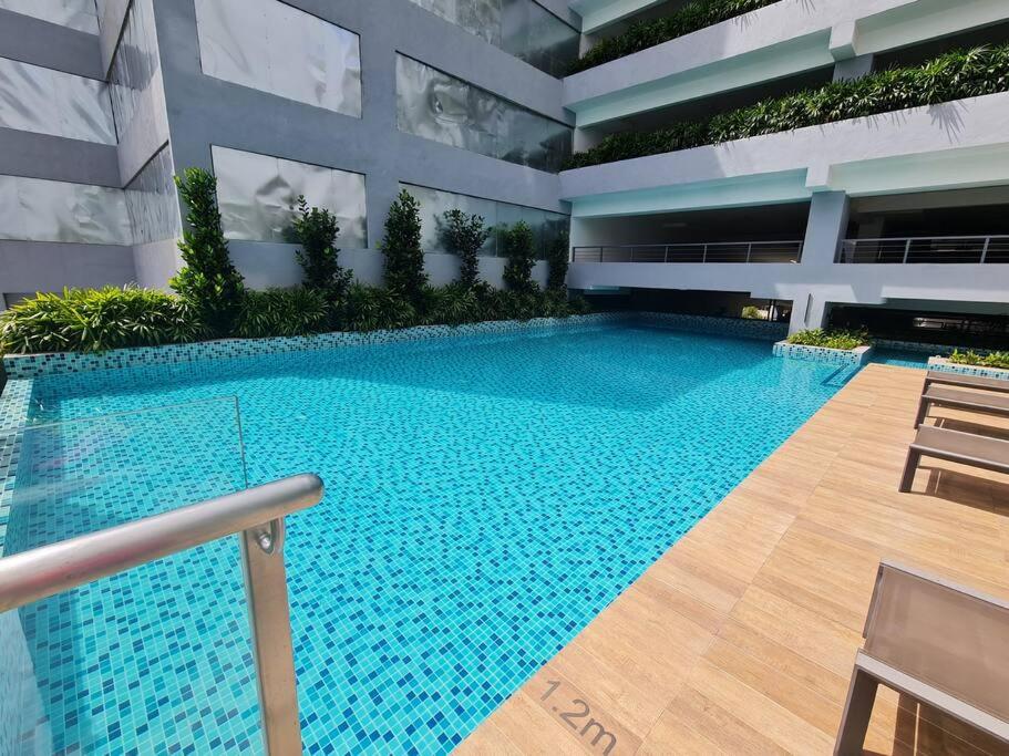 Neu Suites Near Gleneagles 10 minutes to KLCC