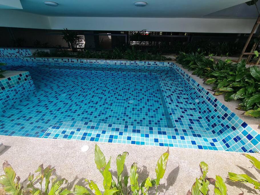 Neu Suites Near Gleneagles 10 minutes to KLCC