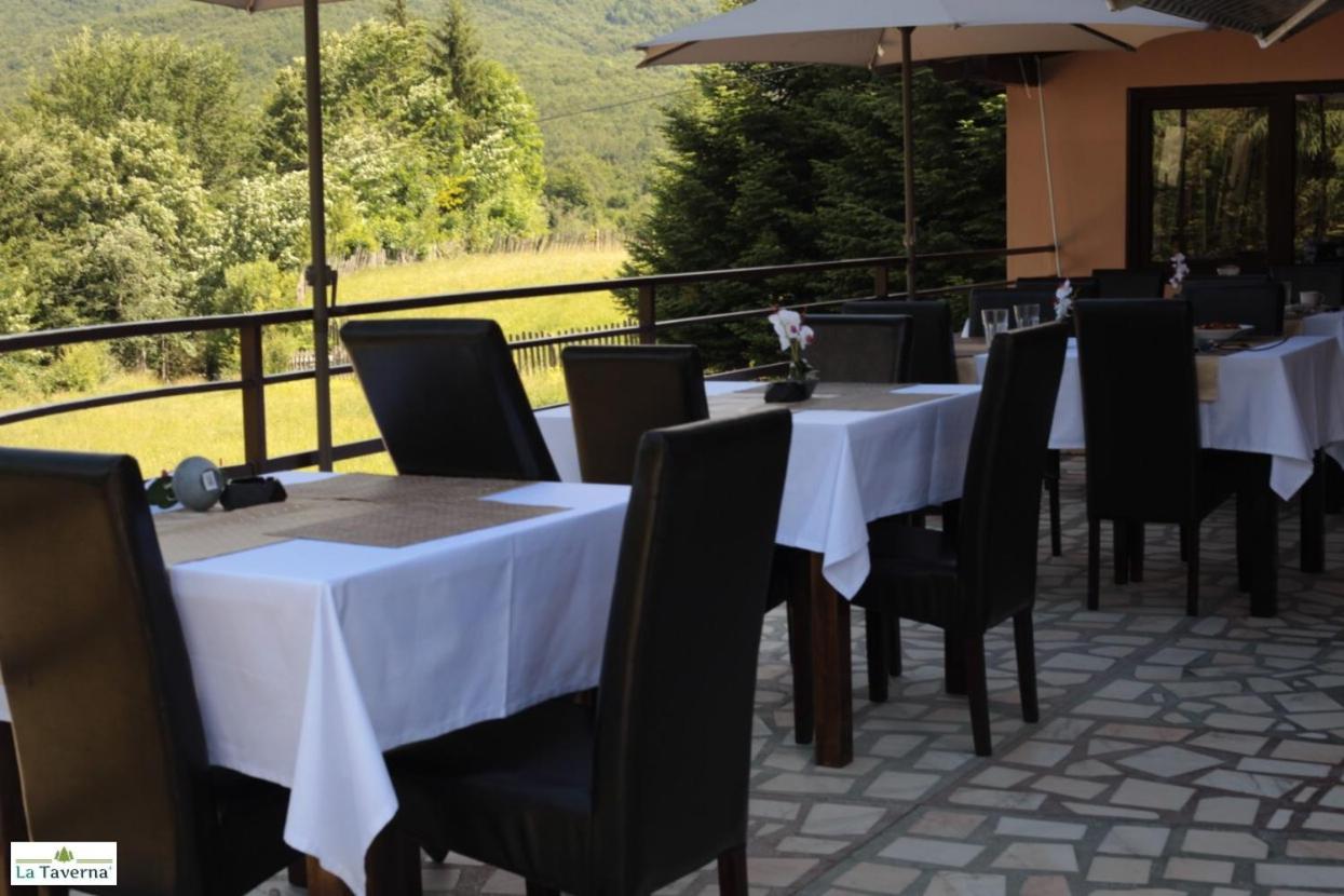 Pensiunea La Taverna