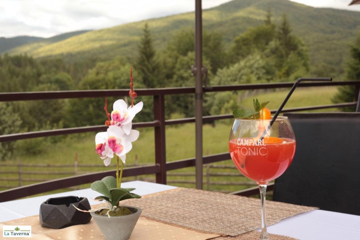 Pensiunea La Taverna