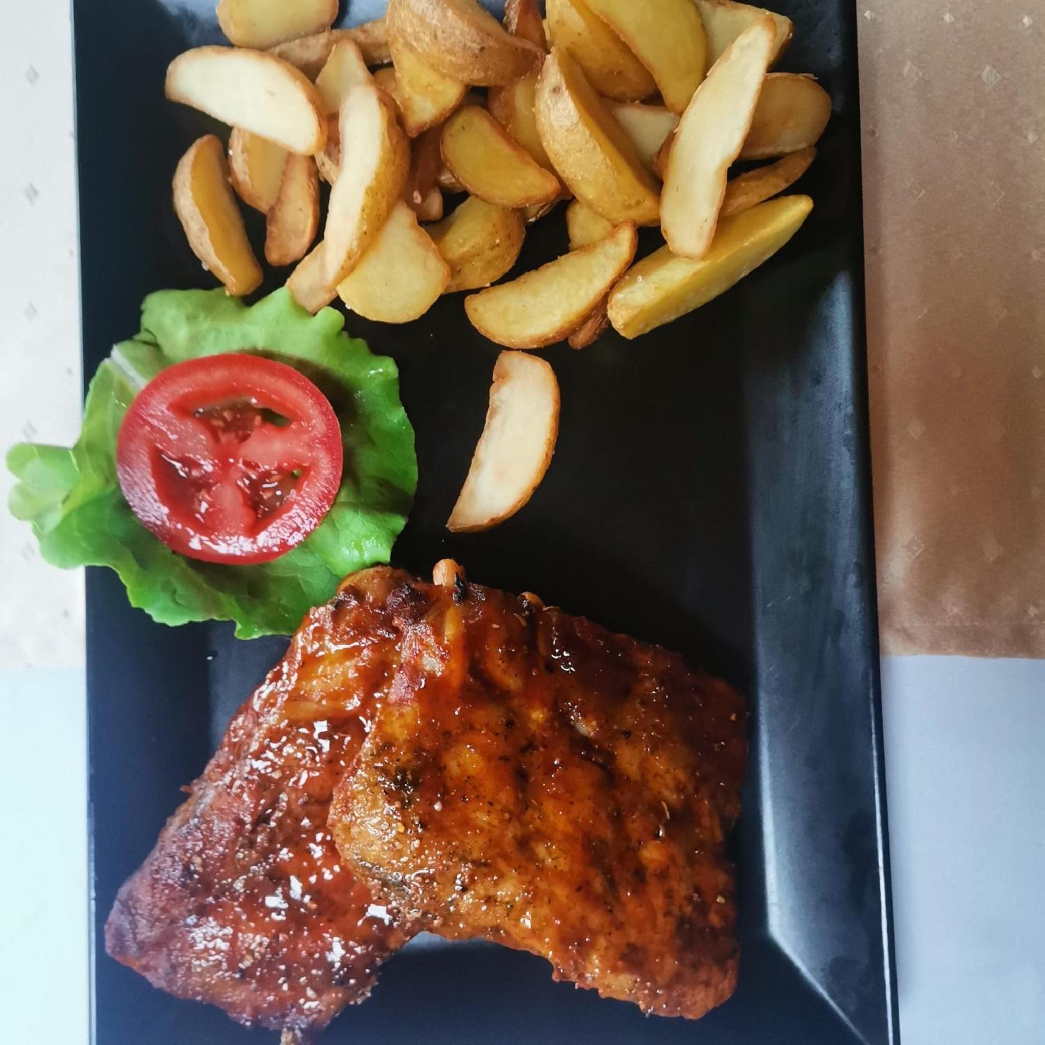 Pensiunea La Taverna