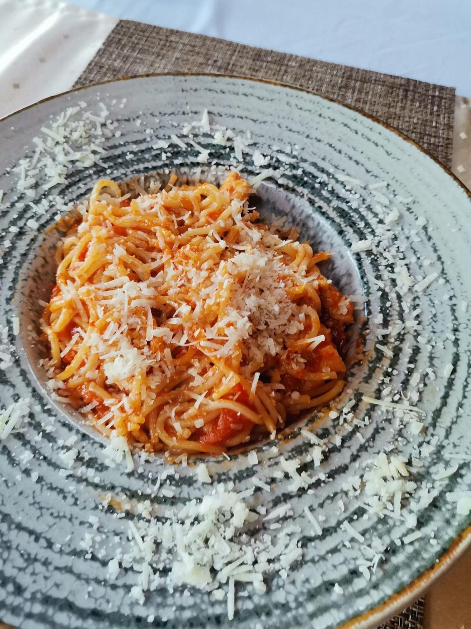 Pensiunea La Taverna