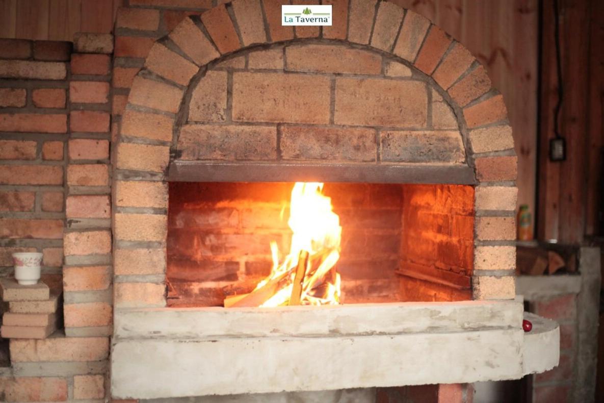 Pensiunea La Taverna