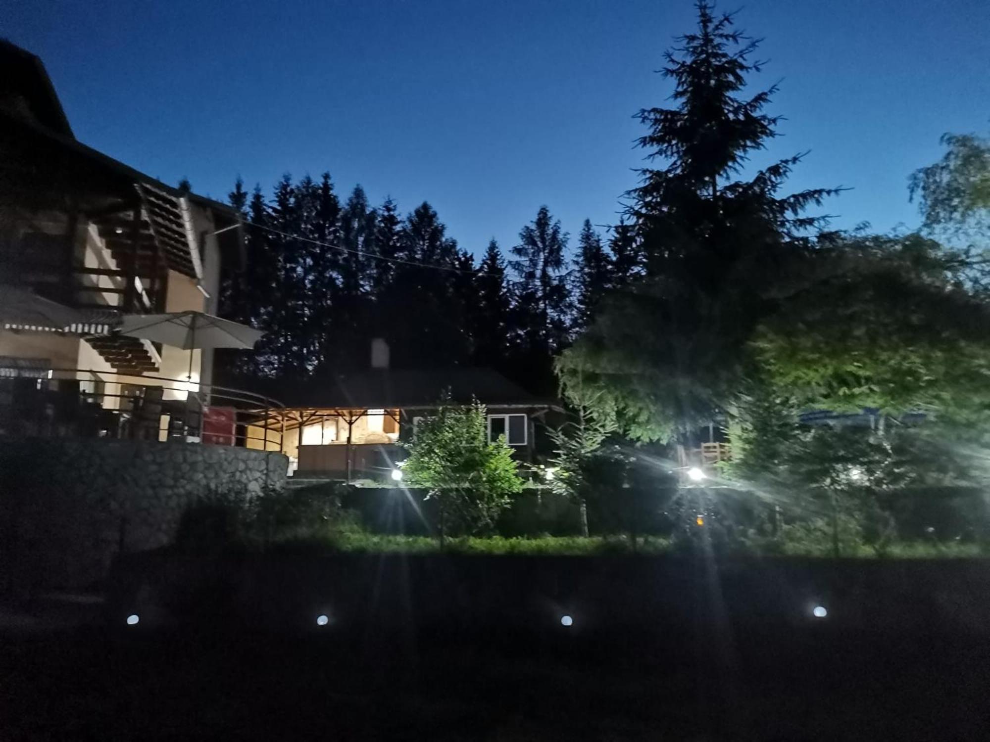 Pensiunea La Taverna