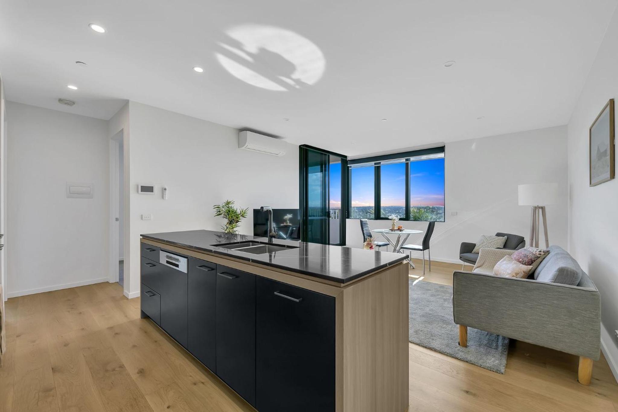 Ivanhoe Apartment 2Bed 2Bath with Balcony City View