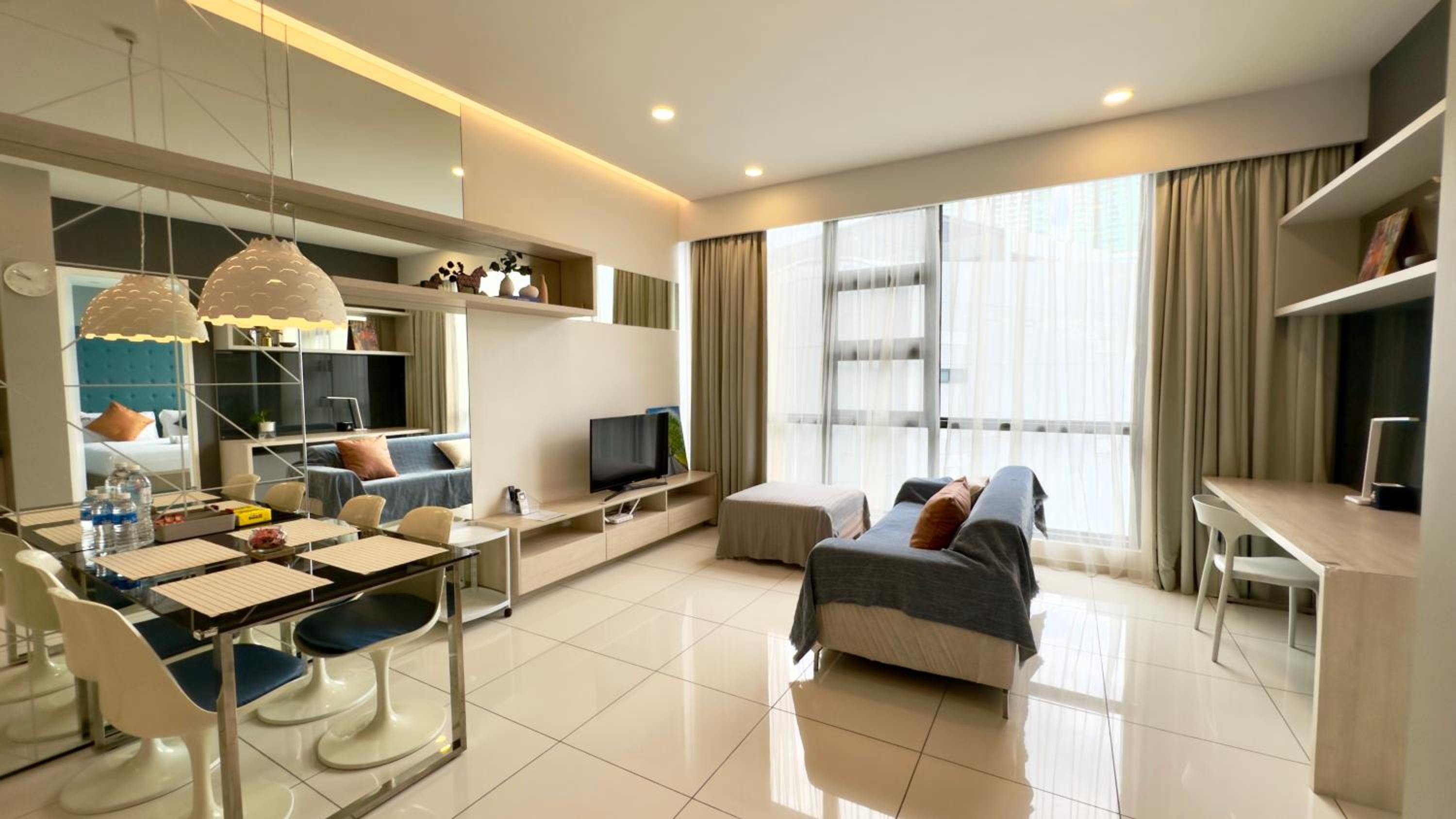 Extravagant Family-Biz Nest II Robertson 12F