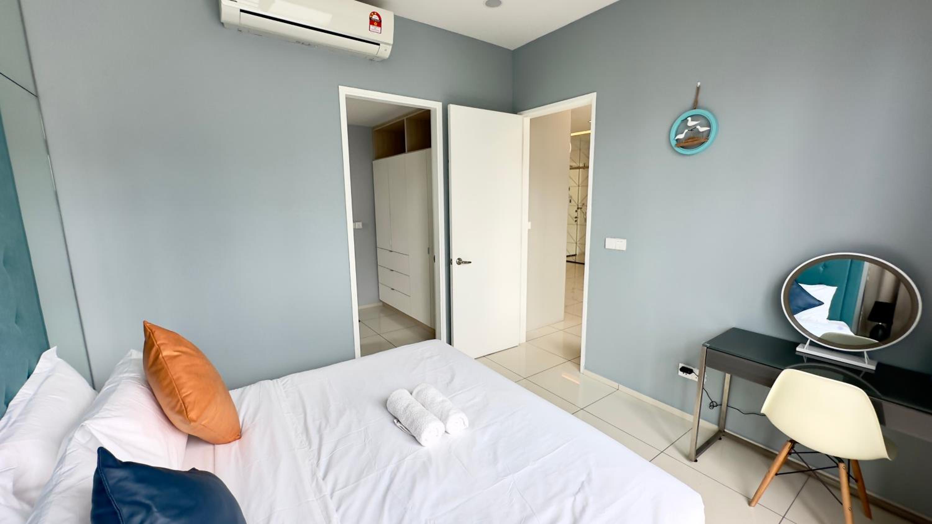 Extravagant Family-Biz Nest II Robertson 12F