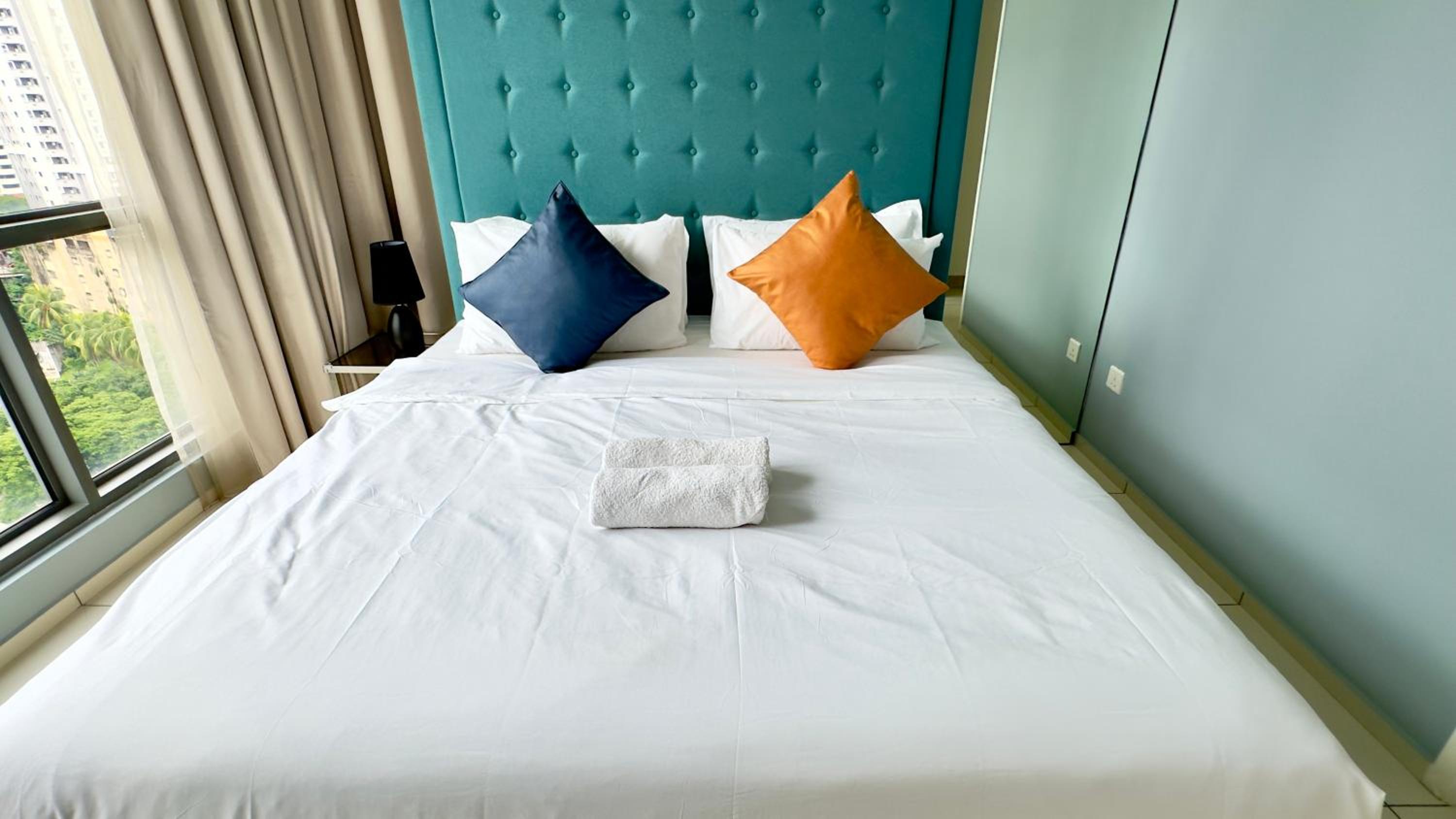 Extravagant Family-Biz Nest II Robertson 12F