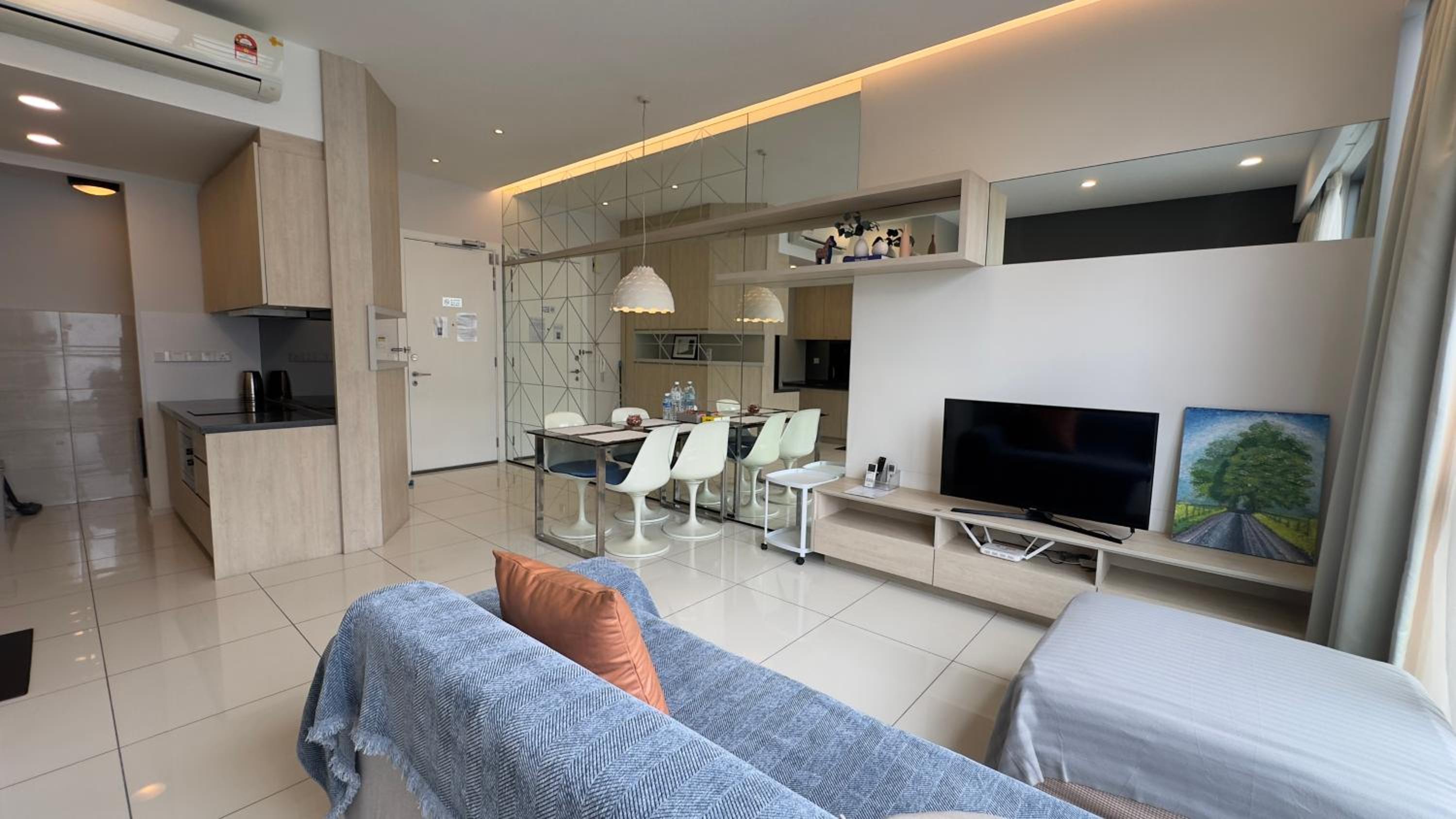 Extravagant Family-Biz Nest II Robertson 12F