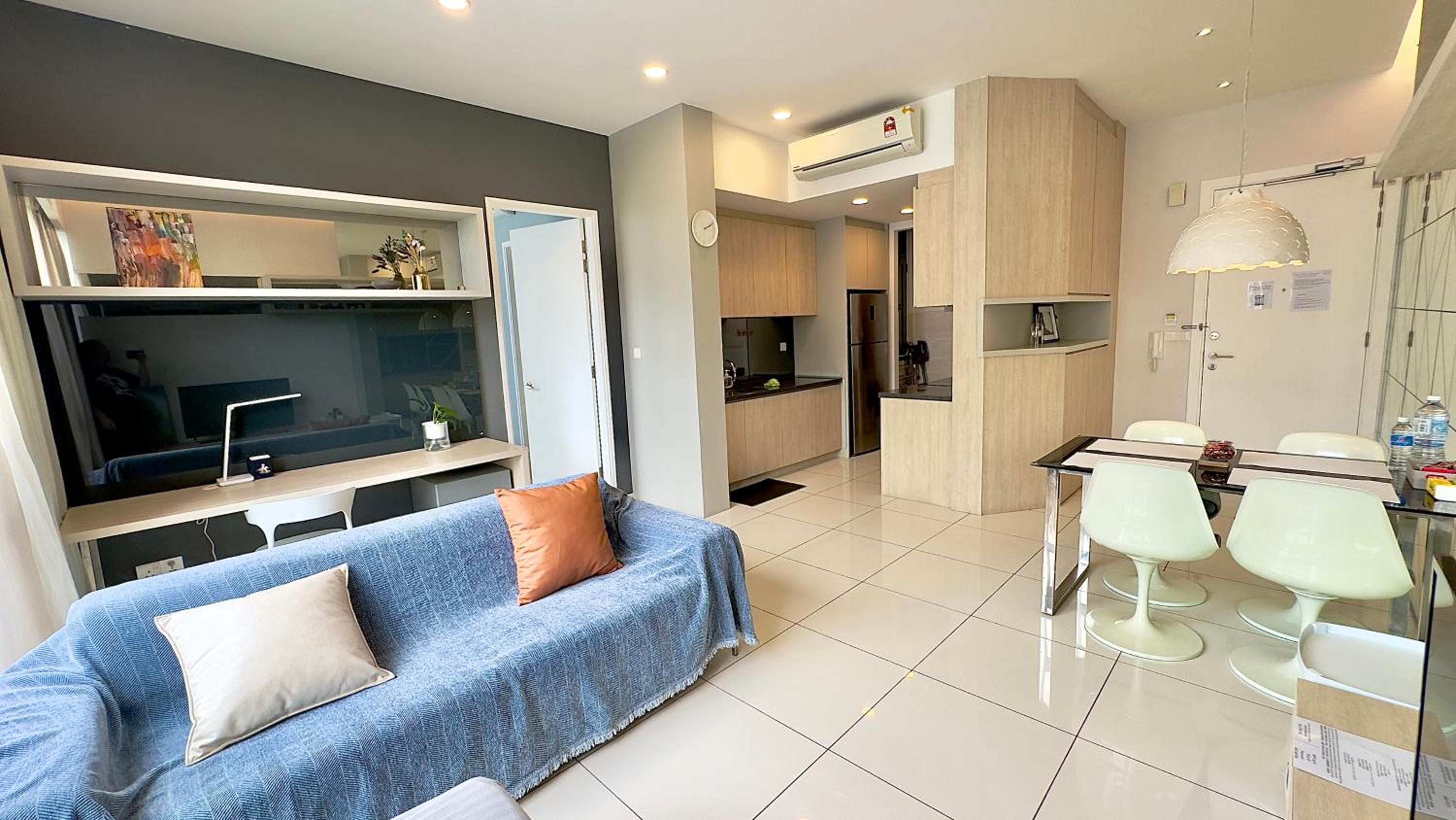 Extravagant Family-Biz Nest II Robertson 12F