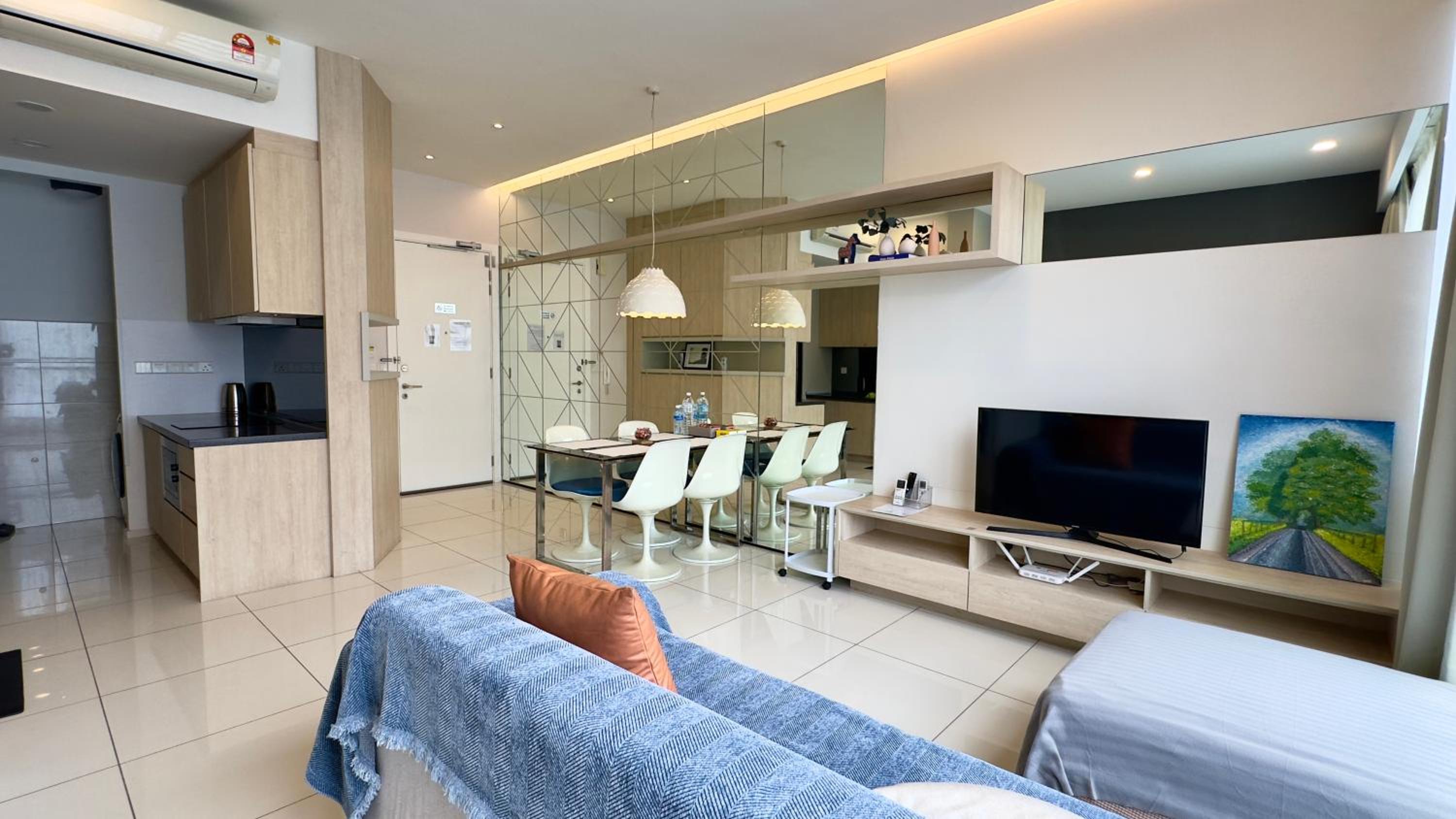 Extravagant Family-Biz Nest II Robertson 12F
