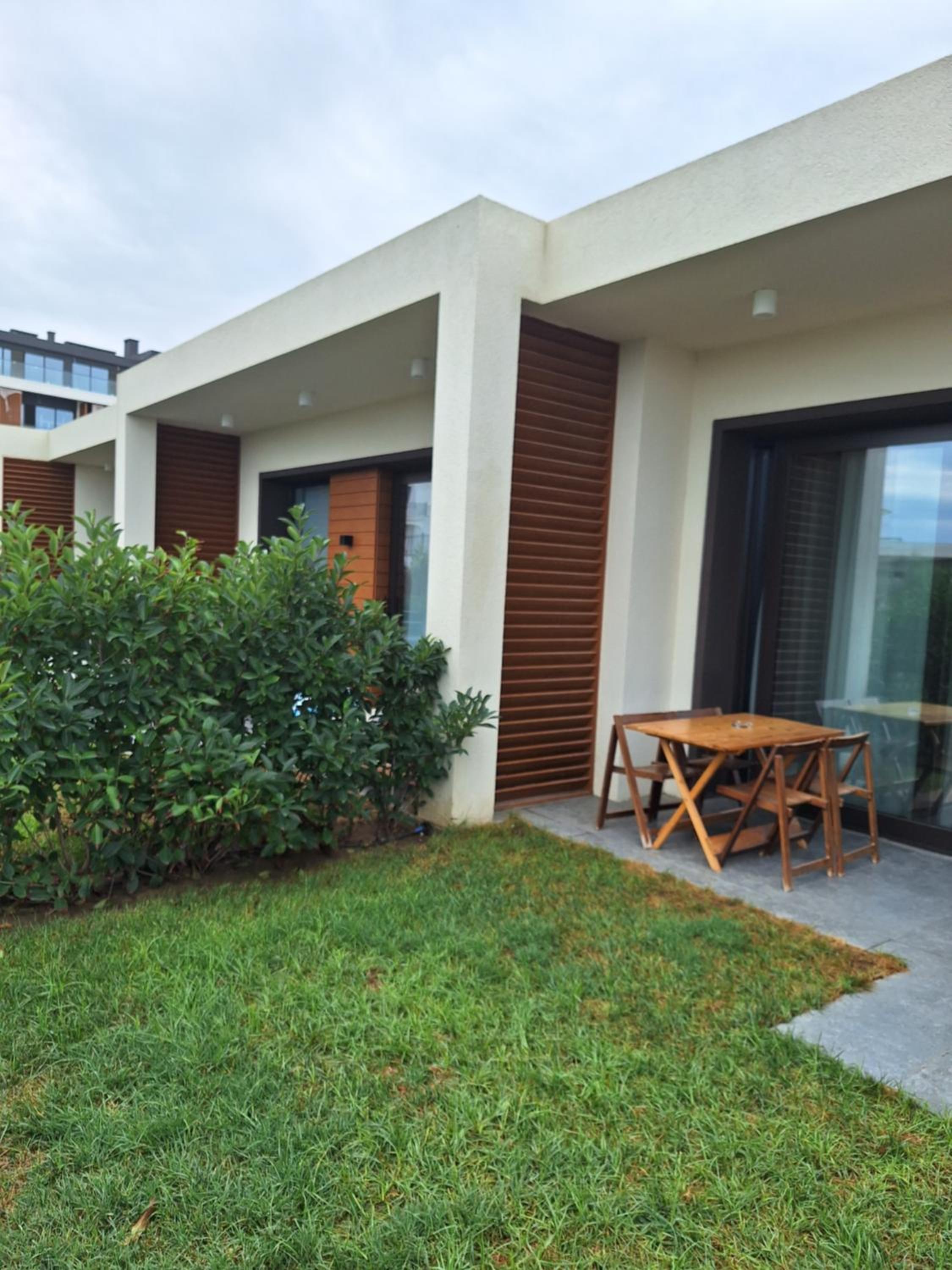 Sea Breeze White Villa 2