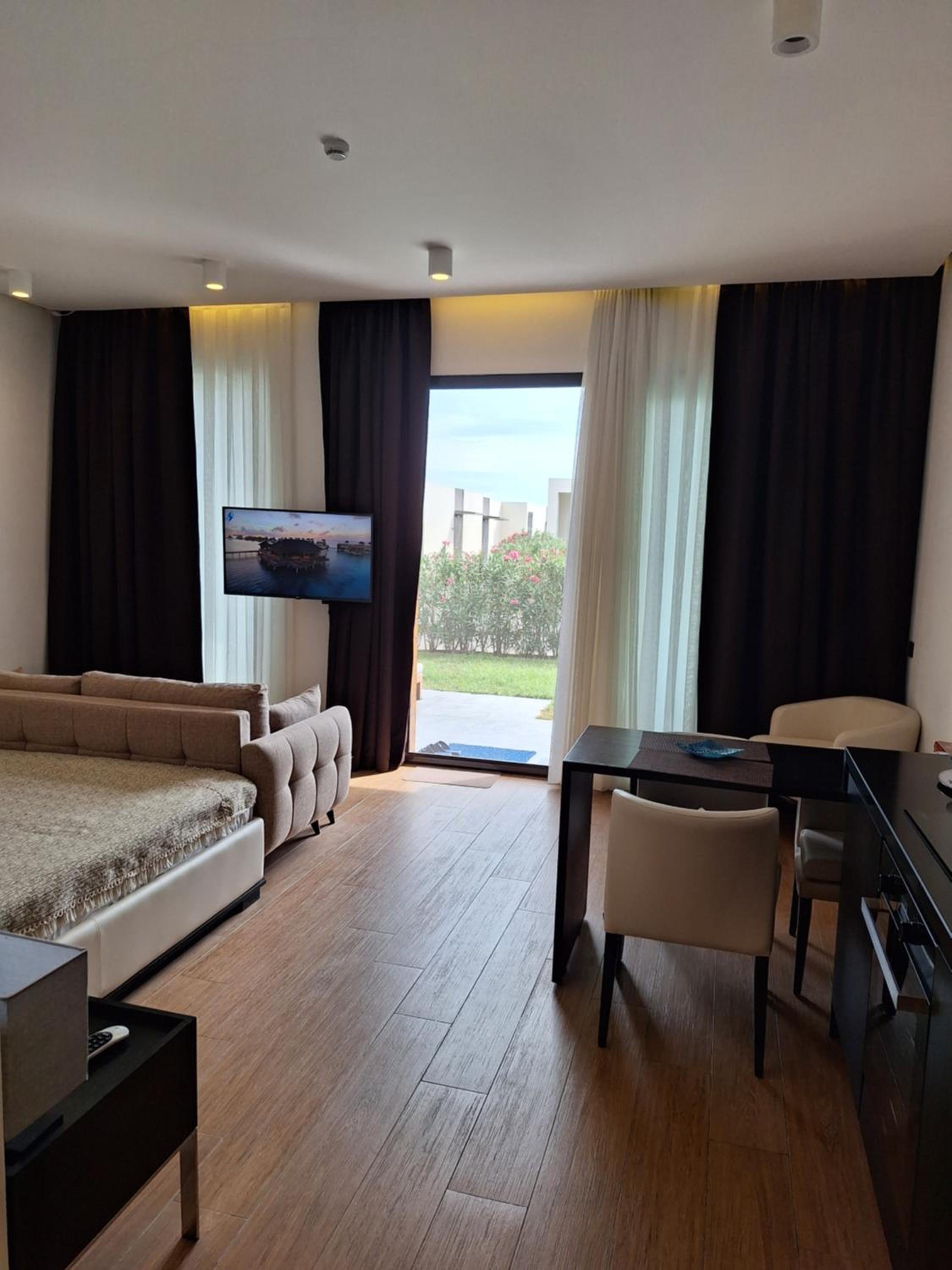 Sea Breeze White Villa 2